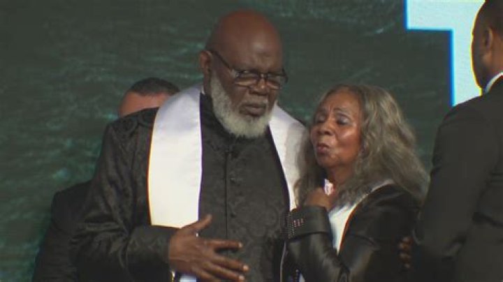 Bishop TD Jakes Departs CNN: Renowned Preacher Resigns