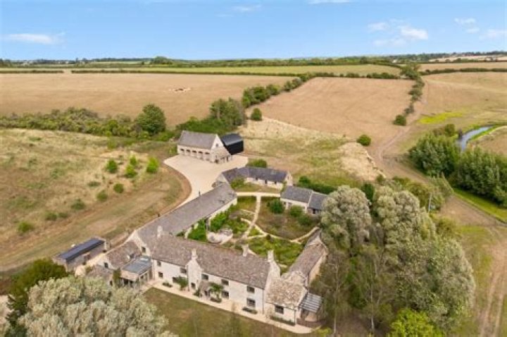 Discovering Simon Cowell's Oxfordshire Hideaway