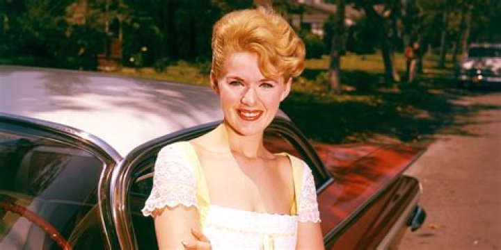 Exploring The Life Of Steve Martin's Daughter, Mary