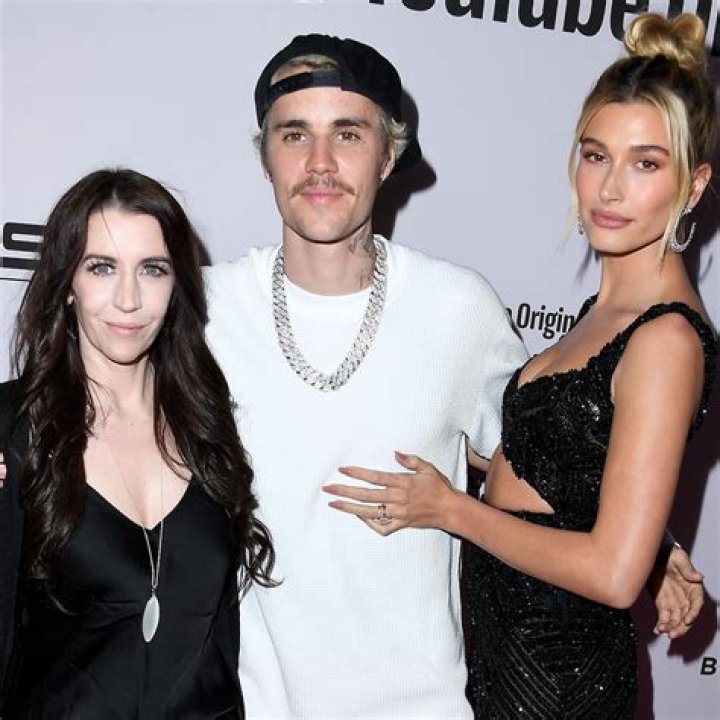 Hailey Bieber's Mom: Her Influence On Her Style And Career