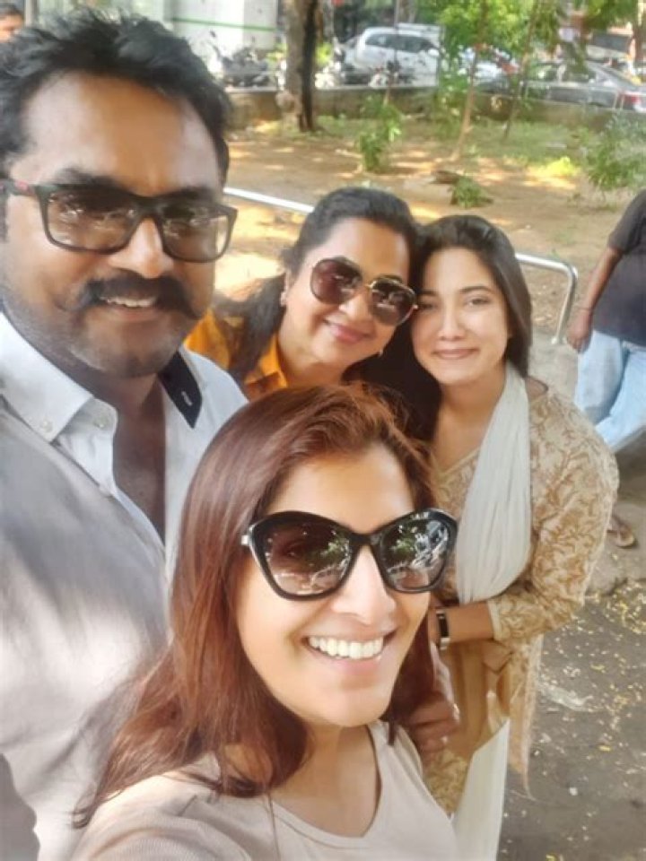 Pooja Sarathkumar: Unveiling Her Date Of Birth And Life Journey