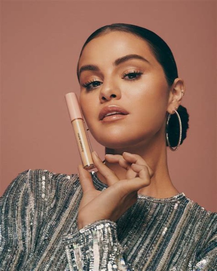 Selena Gomez's Favorite Color: Unveiling The Star's Style Statement