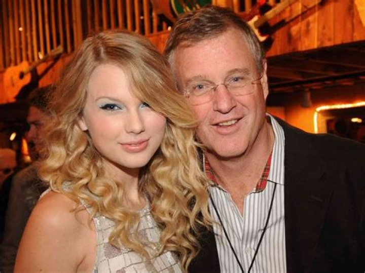 Taylor Swift's Parents Remarried: A Deep Dive Into Family Dynamics