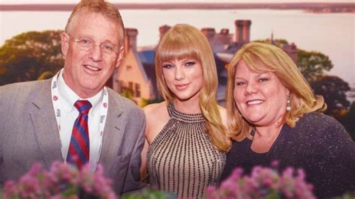Taylor Swift's Parents Reuniting: A New Chapter | Entertainment News