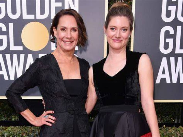 The Hollywood Mother-Daughter Duo: Zoe Perry And Laurie Metcalf