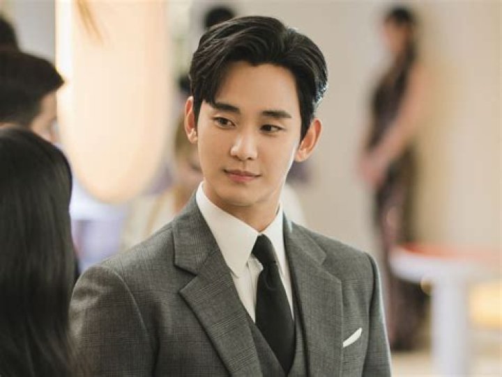 Unveiling Kim Soo-hyun's Partner: A Journey Into His Personal Life