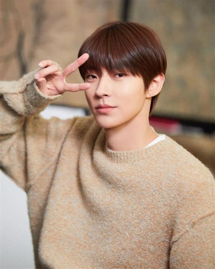 Unveiling The Charismatic Hwang In Yeop: A Rising Star In Korean Entertainment