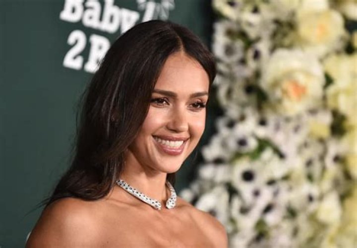 Unveiling The Enigma: Jessica Alba's Youthful Journey
