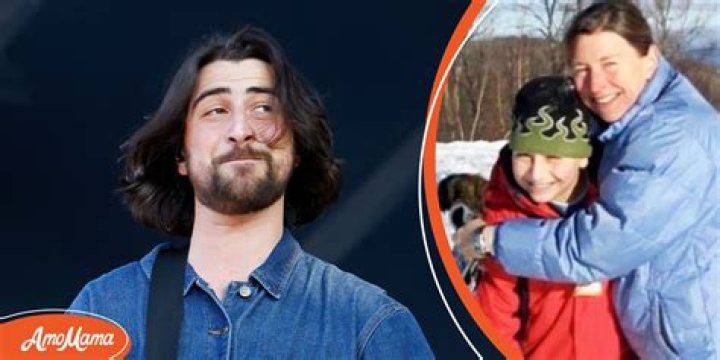 Unveiling The Family Tree: Does Noah Kahan Have Siblings?