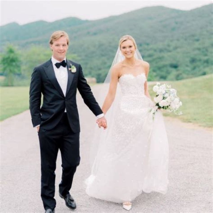Unveiling The Mystery: Who Was Tucker Carlson's First Wife?