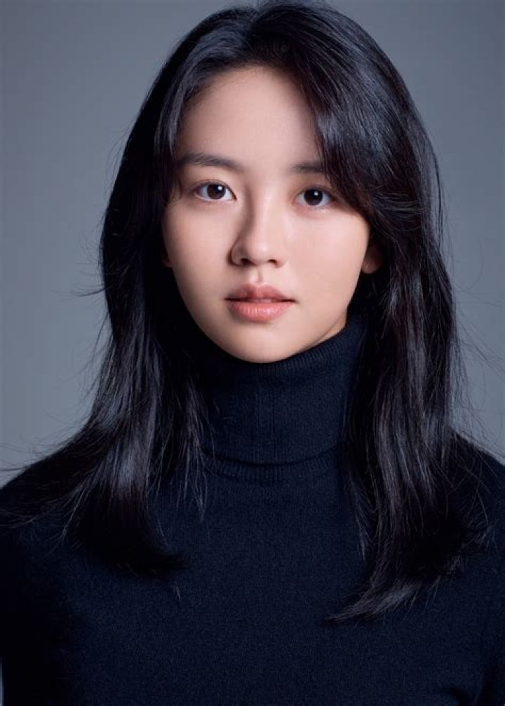 Who Is Kim So Hyun's Wife? Unveiling The Beloved Actress's Marital Status